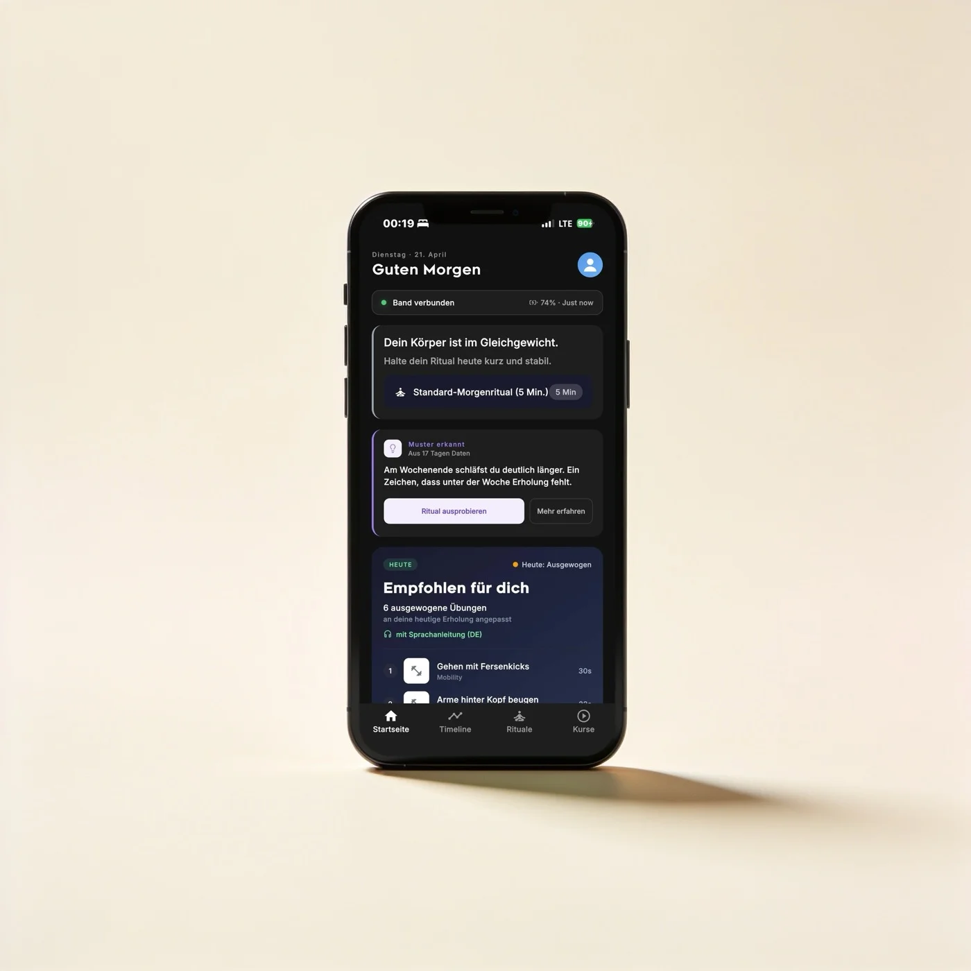 Ein Smartphone mit der FITprofil App und der Empfehlung für heute